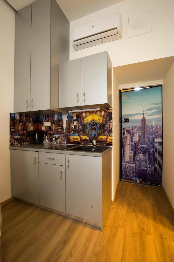 Metropolis Apartment *