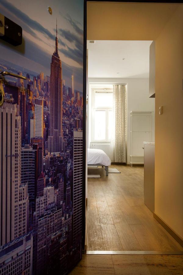Apartment Metropolis *