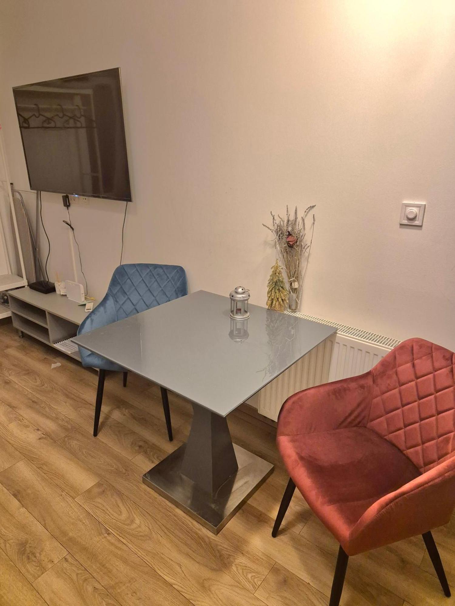Metropolis Apartment *