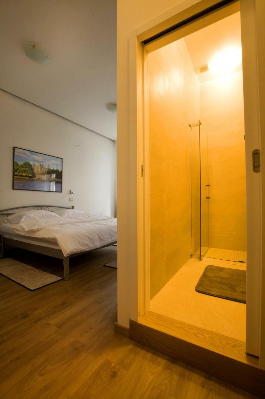 Metropolis Apartment *